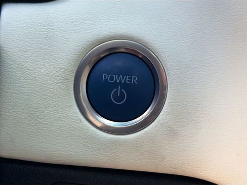Used 2024 Toyota Sequoia Capstone AWD/4WD image 37