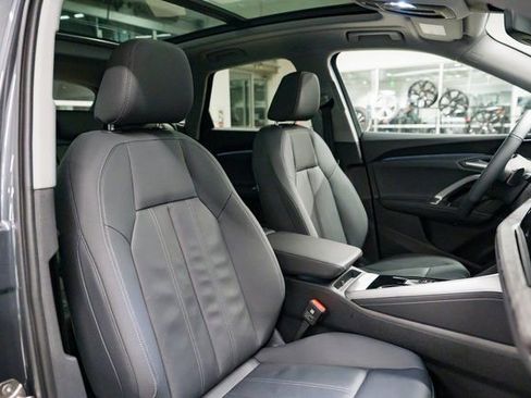 Used 2025 Audi Q5 Premium image 27