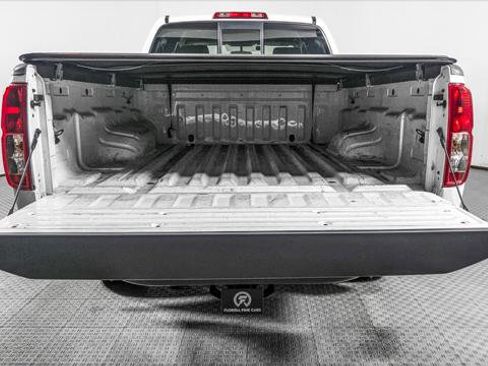 Used 2019 Nissan Frontier SV image 14