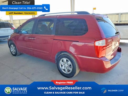 Used 2010 Kia Sedona LX image 3