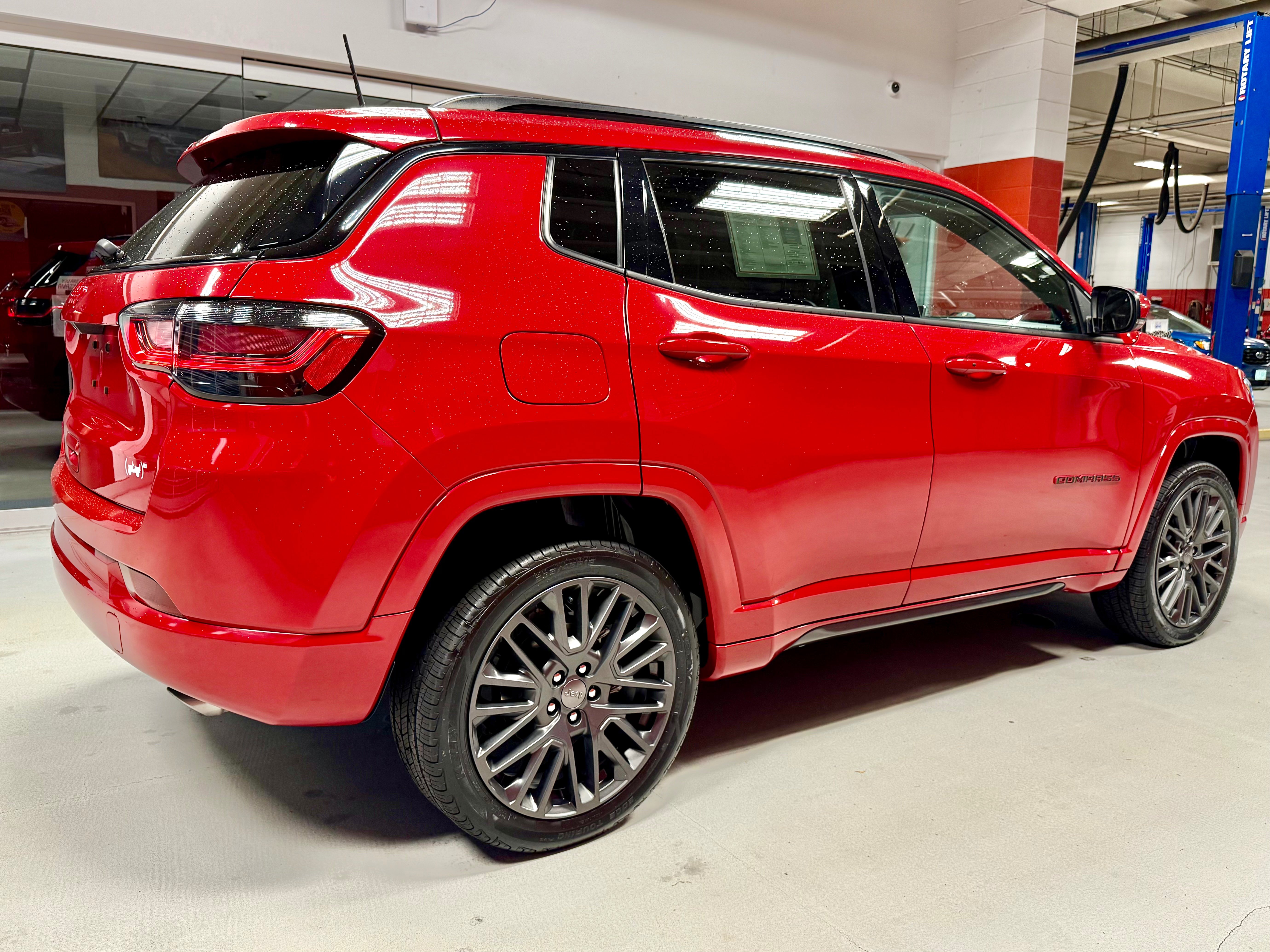 Certified 2022 Jeep Compass Limited w/ (RED) Package AWD/4WD image 9
