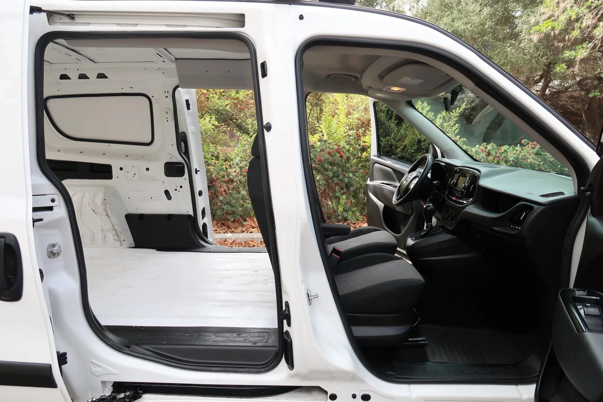 Used 2018 RAM ProMaster City Tradesman FWD image 22