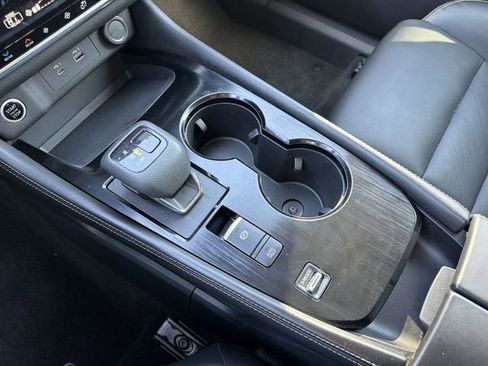 Used 2022 Nissan Rogue SL w/ SL Premium Package image 10