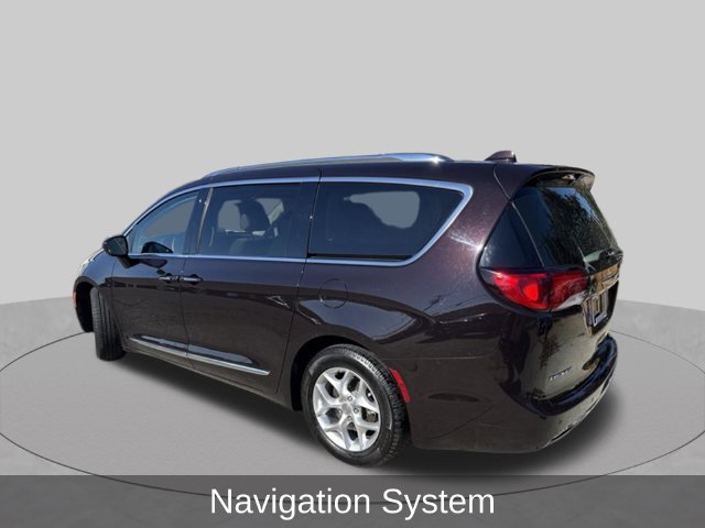 Used 2018 Chrysler Pacifica Touring-L Plus w/ Tire & Wheel Group FWD image 6
