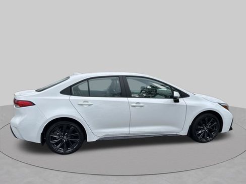 Used 2026 Toyota Corolla SE FWD image 15