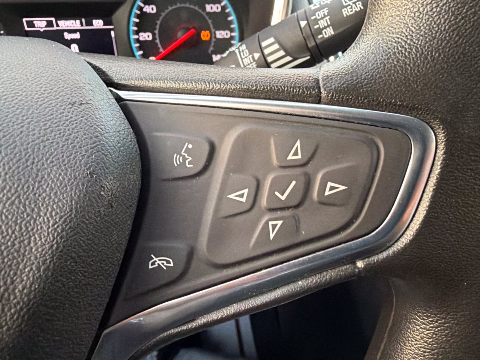 Used 2018 Chevrolet Equinox LS FWD image 17