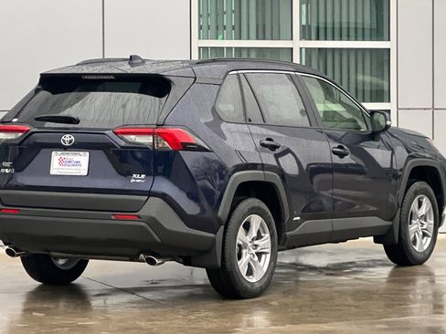 New 2025 Toyota RAV4 XLE image 4
