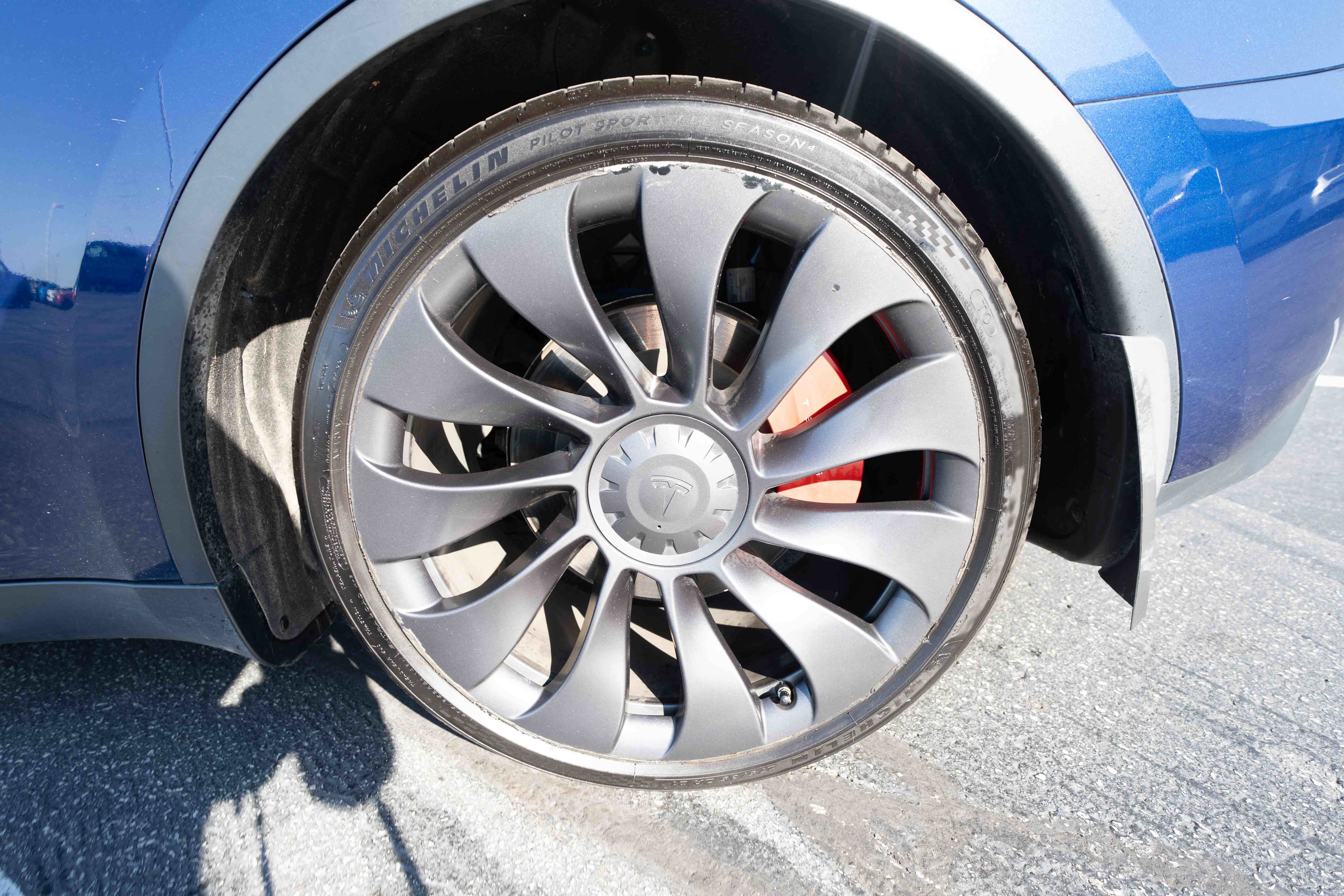 Used 2023 Tesla Model Y Performance AWD/4WD image 28