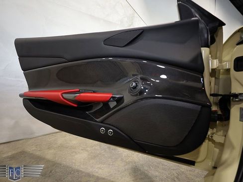 Used 2018 Ferrari 488 Spider image 21