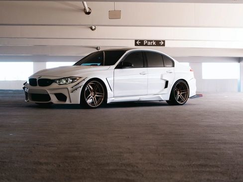 Used 2018 BMW M3 Sedan w/ Competition Package image 2