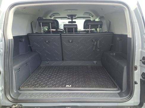 Used 2014 Toyota FJ Cruiser 4WD w/ Convenience Package image 19