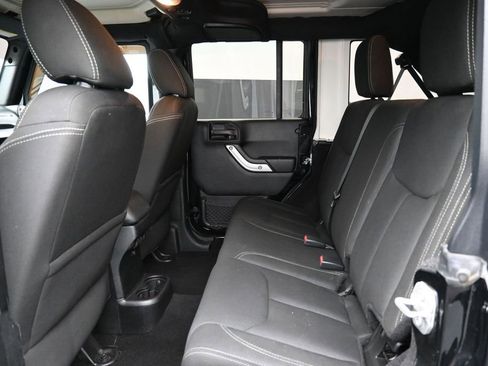 Used 2016 Jeep Wrangler Unlimited Rubicon w/ Connectivity Group AWD/4WD image 20