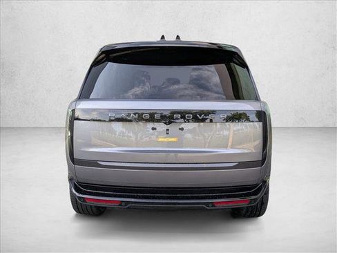 Certified 2025 Land Rover Range Rover SE AWD/4WD image 6