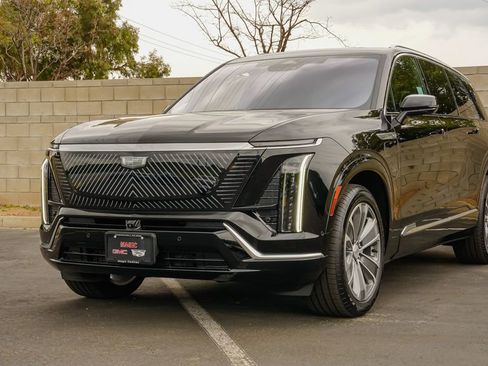 New 2026 Cadillac Vistiq Luxury w/ LPO, Premium Carpet Package image 2