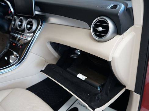 Used 2017 Mercedes-Benz GLC 300 4MATIC image 41