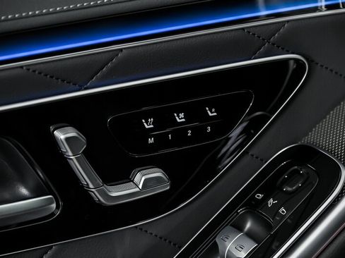Used 2025 Mercedes-Benz S 580 4MATIC Sedan image 19