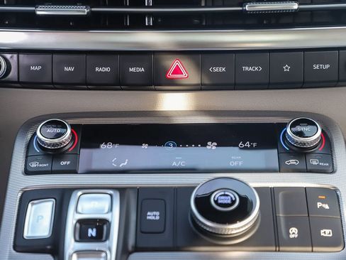 Used 2023 Hyundai Palisade Calligraphy image 16