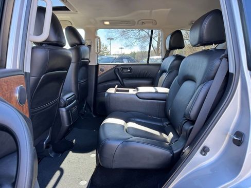 Used 2024 Nissan Armada SL w/ Captain's Chairs Package image 18