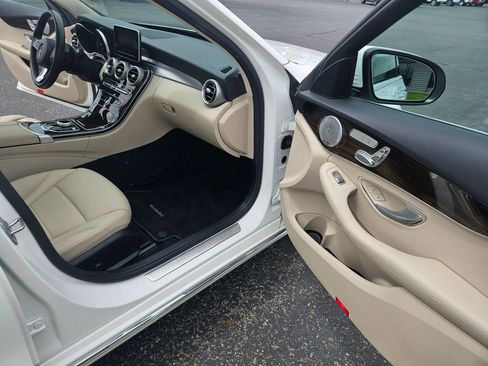 Used 2017 Mercedes-Benz C 300 4MATIC Sedan image 23