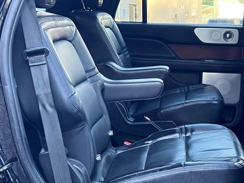 Used 2020 Lincoln Navigator Reserve w/ Luxury Package image 14