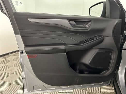 Used 2023 Ford Escape Active w/ Tech Pack #1 AWD/4WD image 16