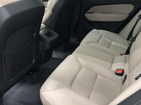 Used 2026 Volvo XC60 B5 Plus w/ Climate Package image 27