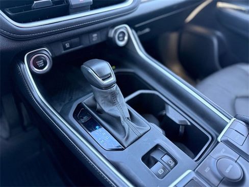 Used 2024 Toyota Grand Highlander Limited image 12