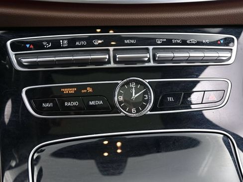 Used 2017 Mercedes-Benz E 300 4MATIC image 11