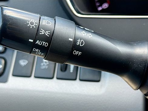 Used 2013 Toyota Highlander Plus image 12