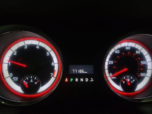 Used 2013 Dodge Grand Caravan SE image 23