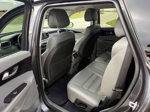 Used 2016 Kia Sorento EX image 15