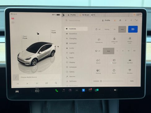 Used 2023 Tesla Model Y Long Range AWD/4WD image 23