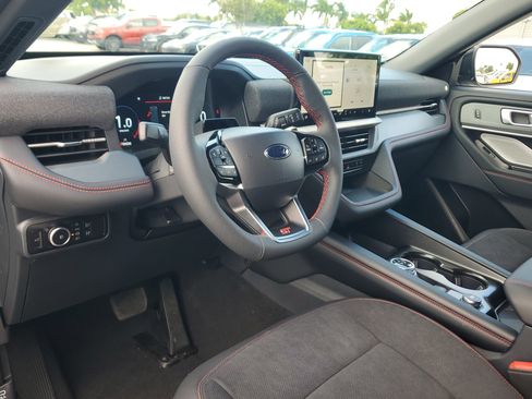New 2026 Ford Explorer ST RWD image 9
