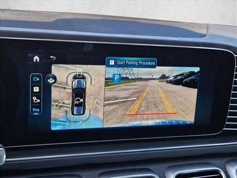 New 2026 Mercedes-Benz GLS 580 4MATIC image 13
