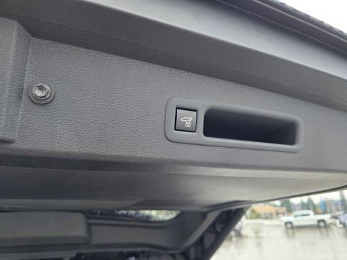 Certified 2025 Toyota Sienna Limited image 19