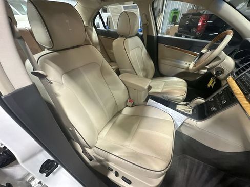 Used 2012 Lincoln MKZ FWD image 32