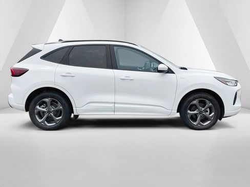 Used 2023 Ford Escape ST-Line Select AWD/4WD image 4