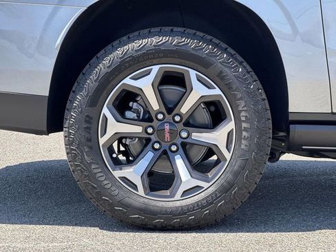 New 2026 GMC Yukon XL AT4 Ultimate AWD/4WD image 32