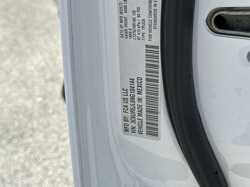 Certified 2022 RAM 2500 Big Horn AWD/4WD image 36