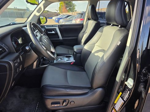 Used 2016 Toyota 4Runner SR5 Premium AWD/4WD image 8