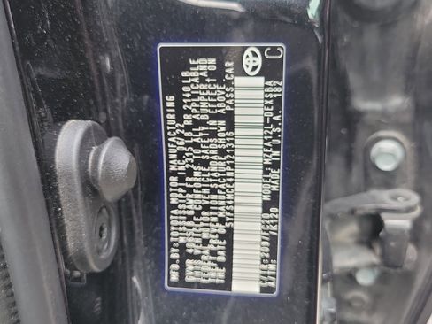 Used 2022 Toyota Corolla SE image 30