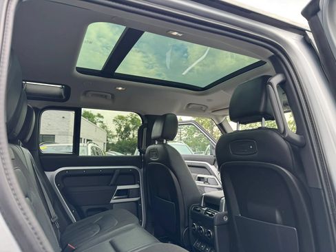 Used 2020 Land Rover Defender 110 First Edition AWD/4WD image 24