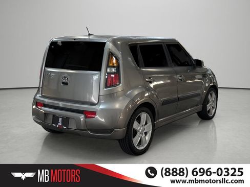 Used 2011 Kia Soul ! FWD image 4