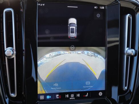 Used 2023 Volvo XC40 Recharge Ultimate image 35