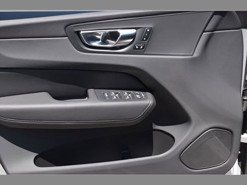 Certified 2023 Volvo XC60 B5 Plus w/ Climate Package AWD/4WD image 28