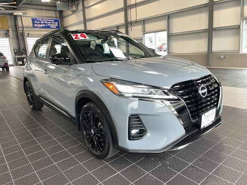 Certified 2024 Nissan Kicks SR FWD image 1