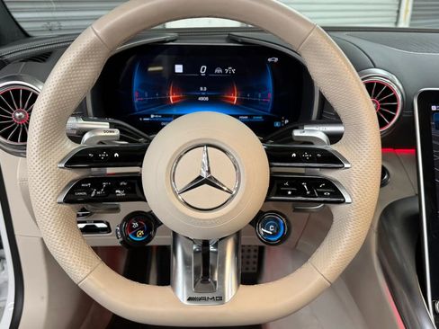 Used 2023 Mercedes-Benz SL 43 AMG image 11