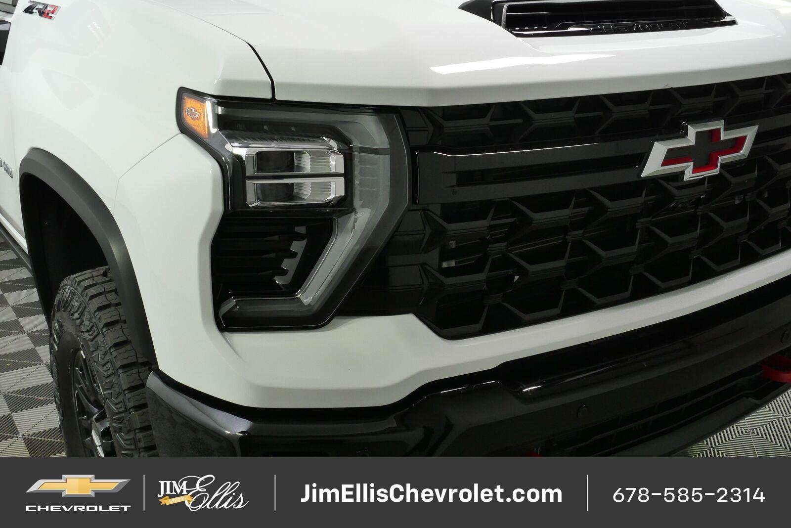 Used 2025 Chevrolet Silverado 2500 ZR2 w/ Technology Package AWD/4WD image 32
