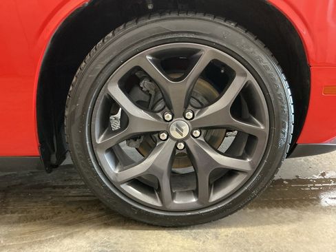 Used 2018 Dodge Challenger R/T Plus image 30