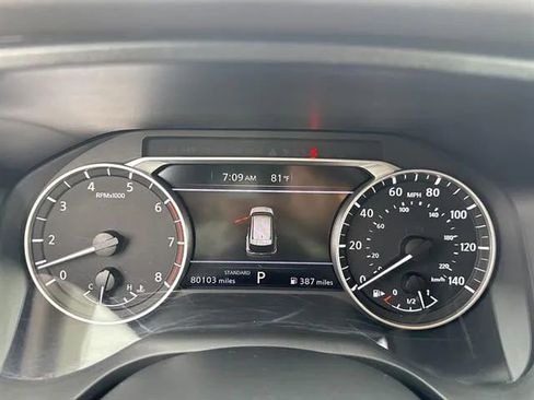 Used 2023 Nissan Rogue SV FWD image 10